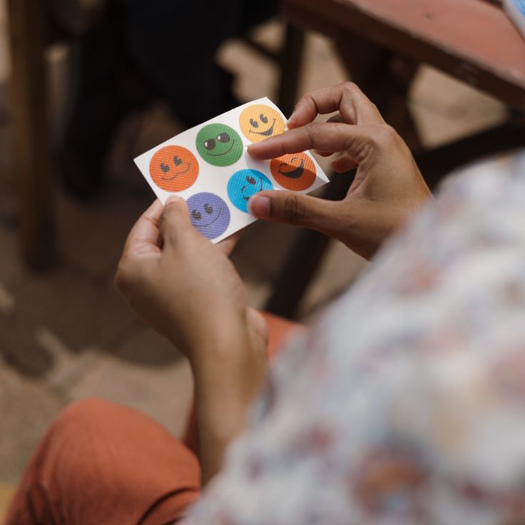 Baby And Fur mosquito repellent patches used outdoors during travel or picnic – natural protection for families