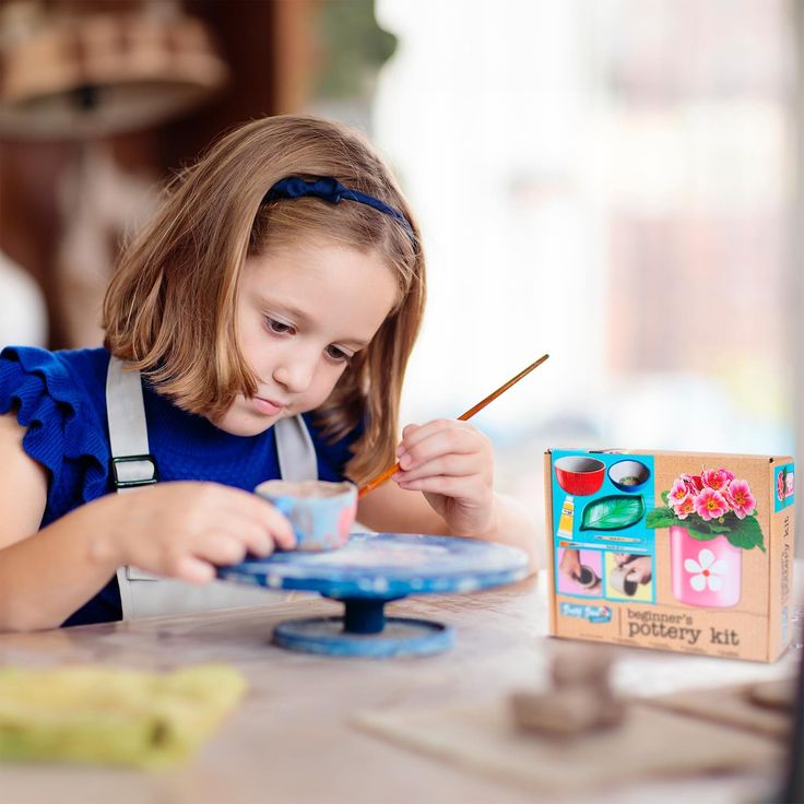 Baby and Fur screen-free art therapy sculpting and pottery play kit for boys and girls, designed for long creative self-play and learning